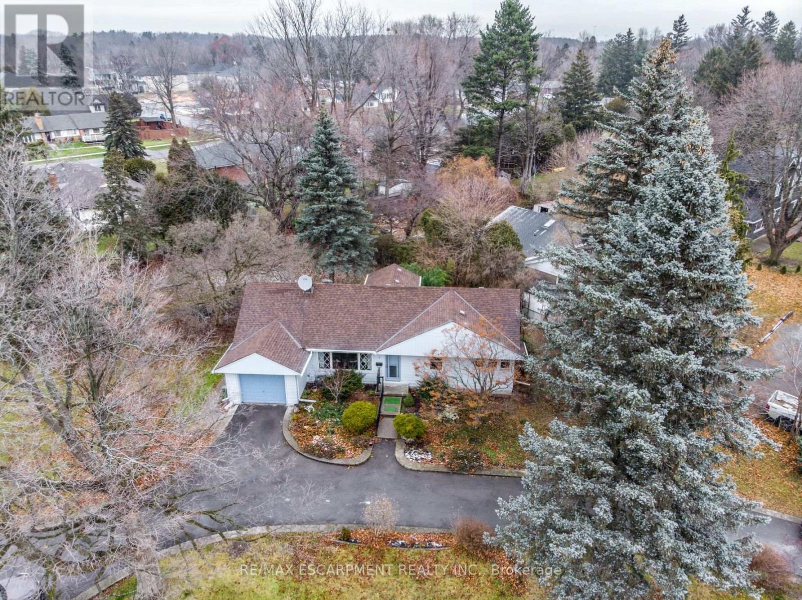 5 Garner Road East, Hamilton, ON, L9G 2J9