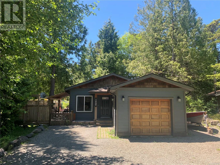 1664 Bay Street, Ucluelet, BC, V0R 3A0