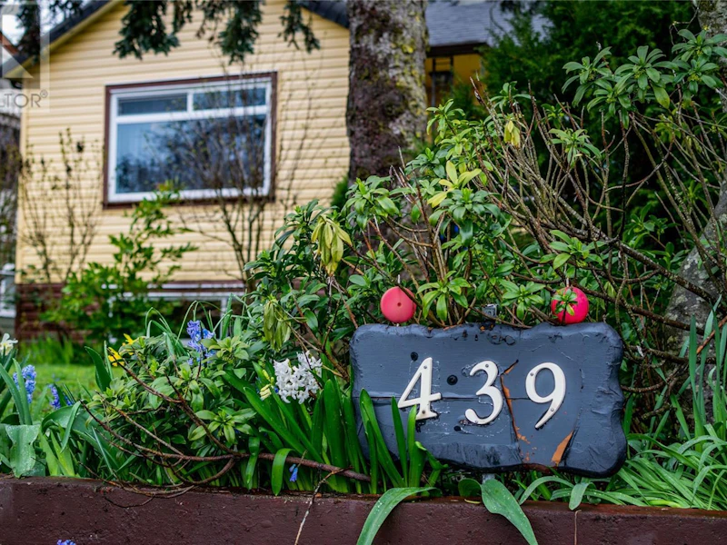 439 Hillcrest Avenue, Nanaimo BC V9R 3M2