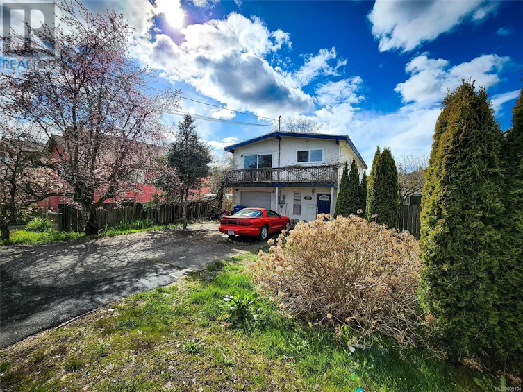 209 Seventh Street, Nanaimo, BC, V9R 1C9