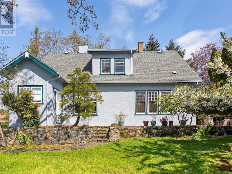 1051 Leslie Drive, Saanich BC V8X 2Y1