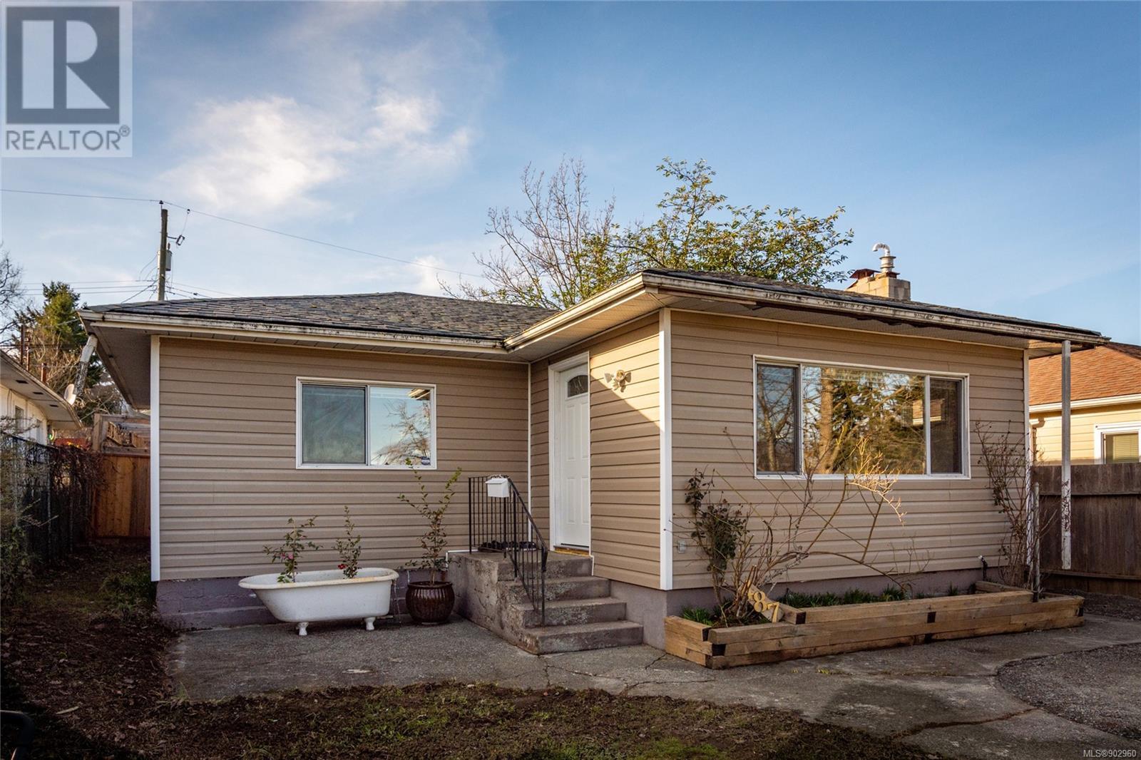 487 Howard Avenue, Nanaimo, BC, V9R 3S2