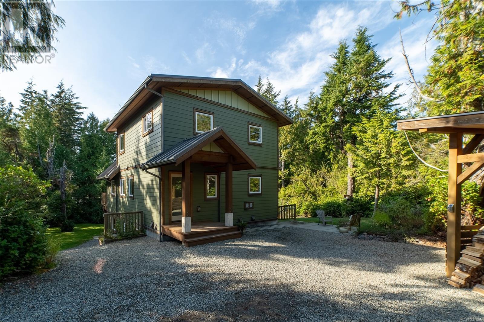 828 Rainforest Drive, Ucluelet, BC, V0R 3A0