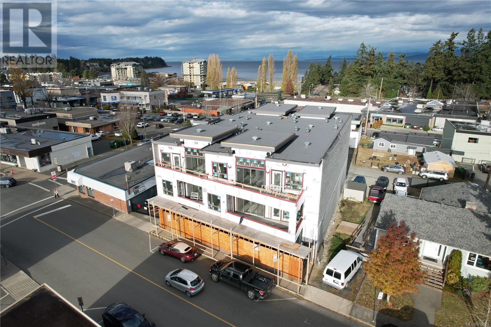301-113 East Hirst Avenue, Parksville, BC, V9P 1K3