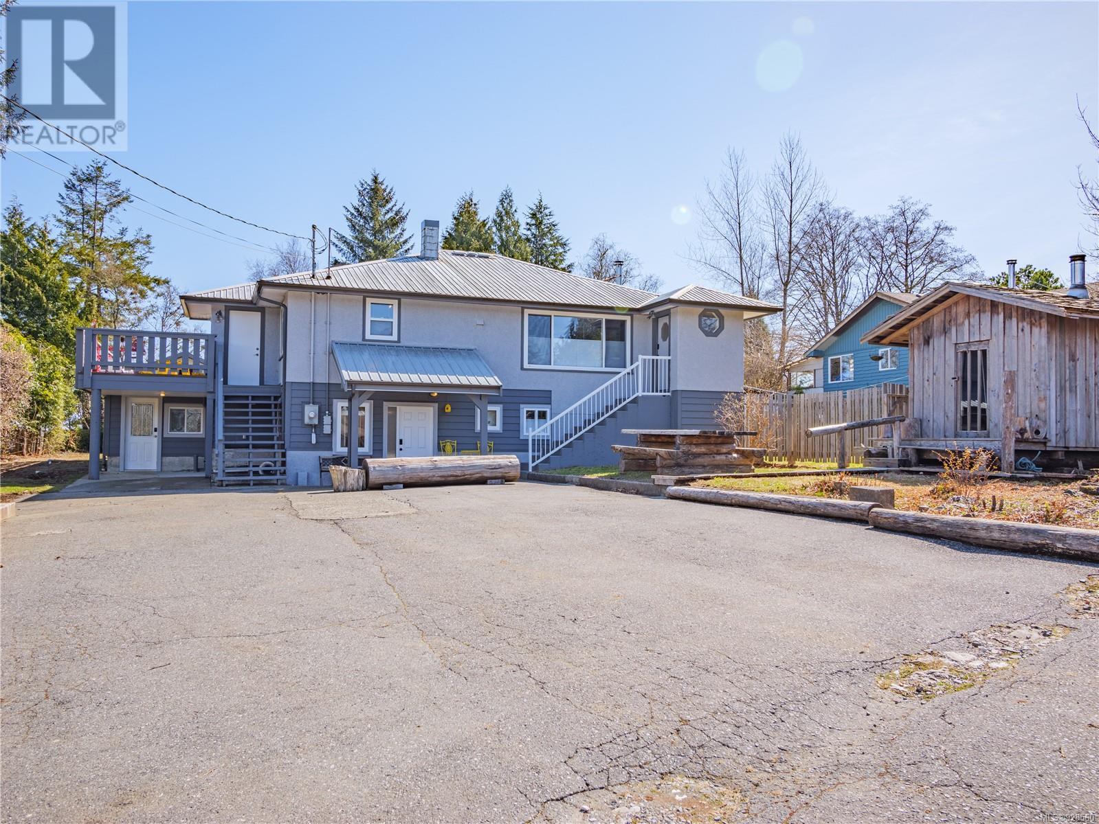 238 & 256 Matterson Drive, Ucluelet, BC, V0R 3A0