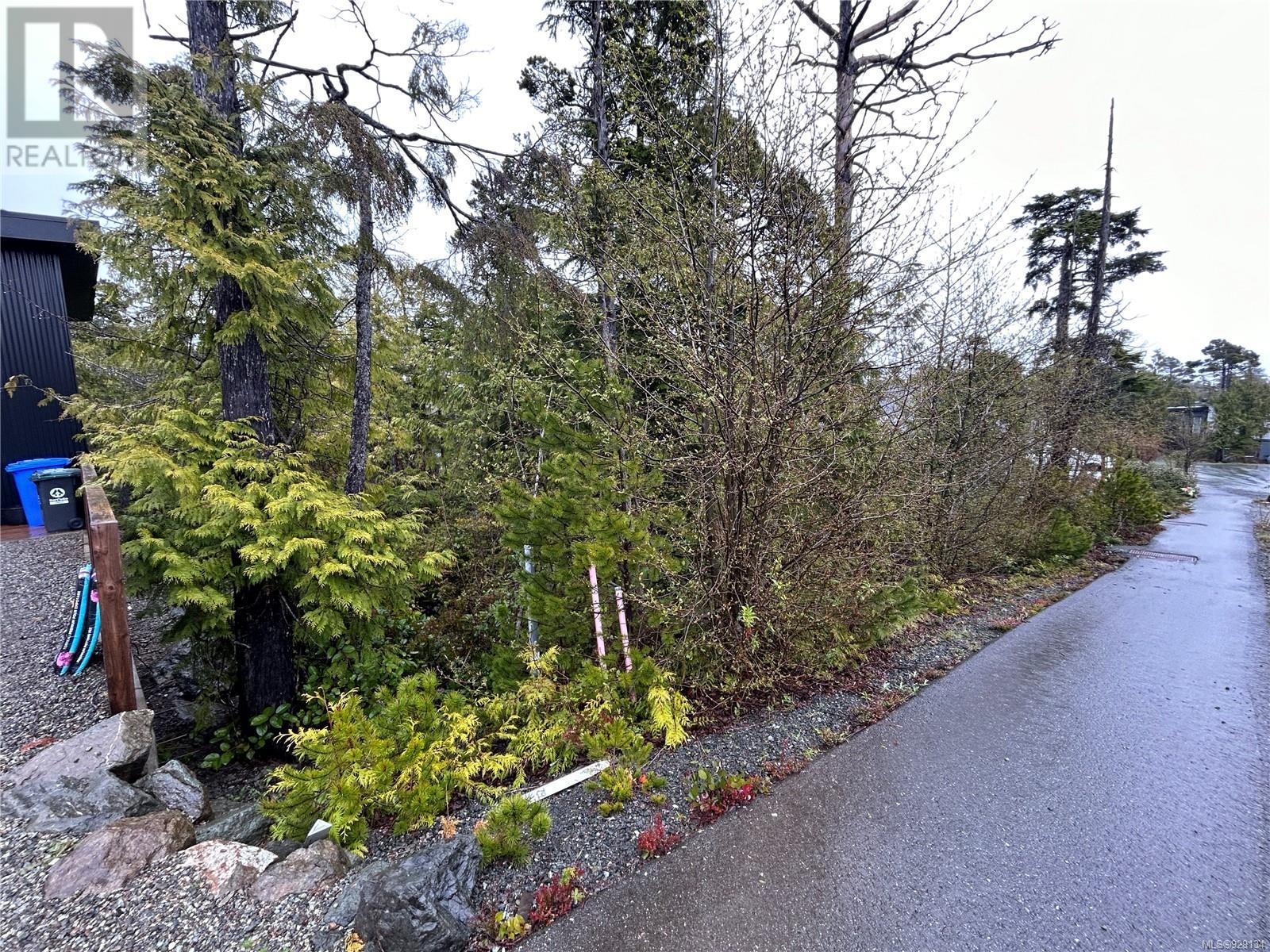 843 Lorne White Place, Ucluelet, BC, V0R 3A0 - 3