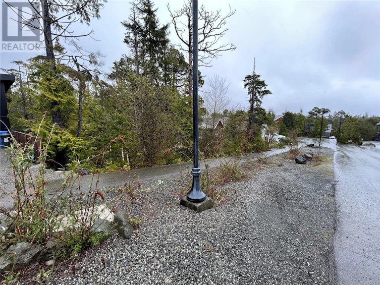 843 Lorne White Place, Ucluelet, BC, V0R 3A0 - 4