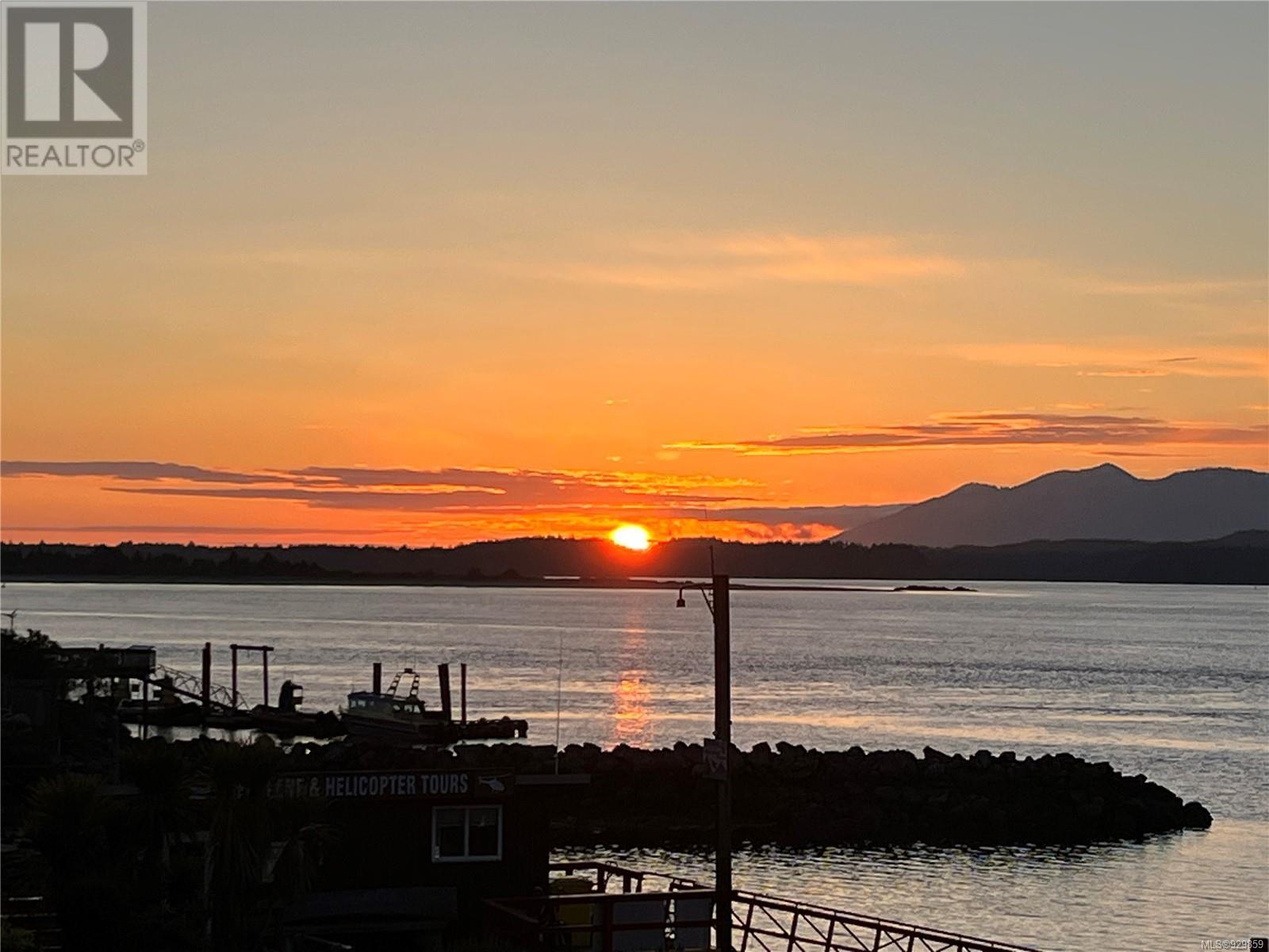 205-368 Main Street, Tofino, BC, V0R 2Z0