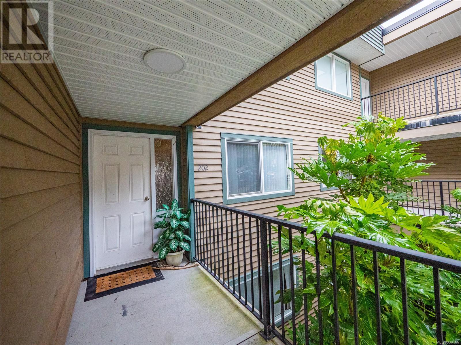 202-250 Hemlock Street, Ucluelet, BC, V0R 3A0