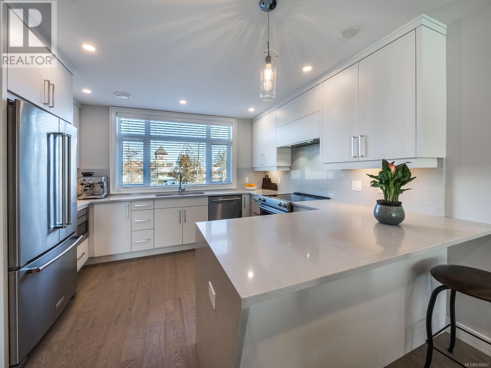 7-180 West First Avenue, Qualicum Beach, BC, V9K 1H1