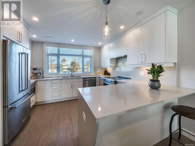 7-180 West First Avenue, Qualicum Beach, BC, V9K 1H1