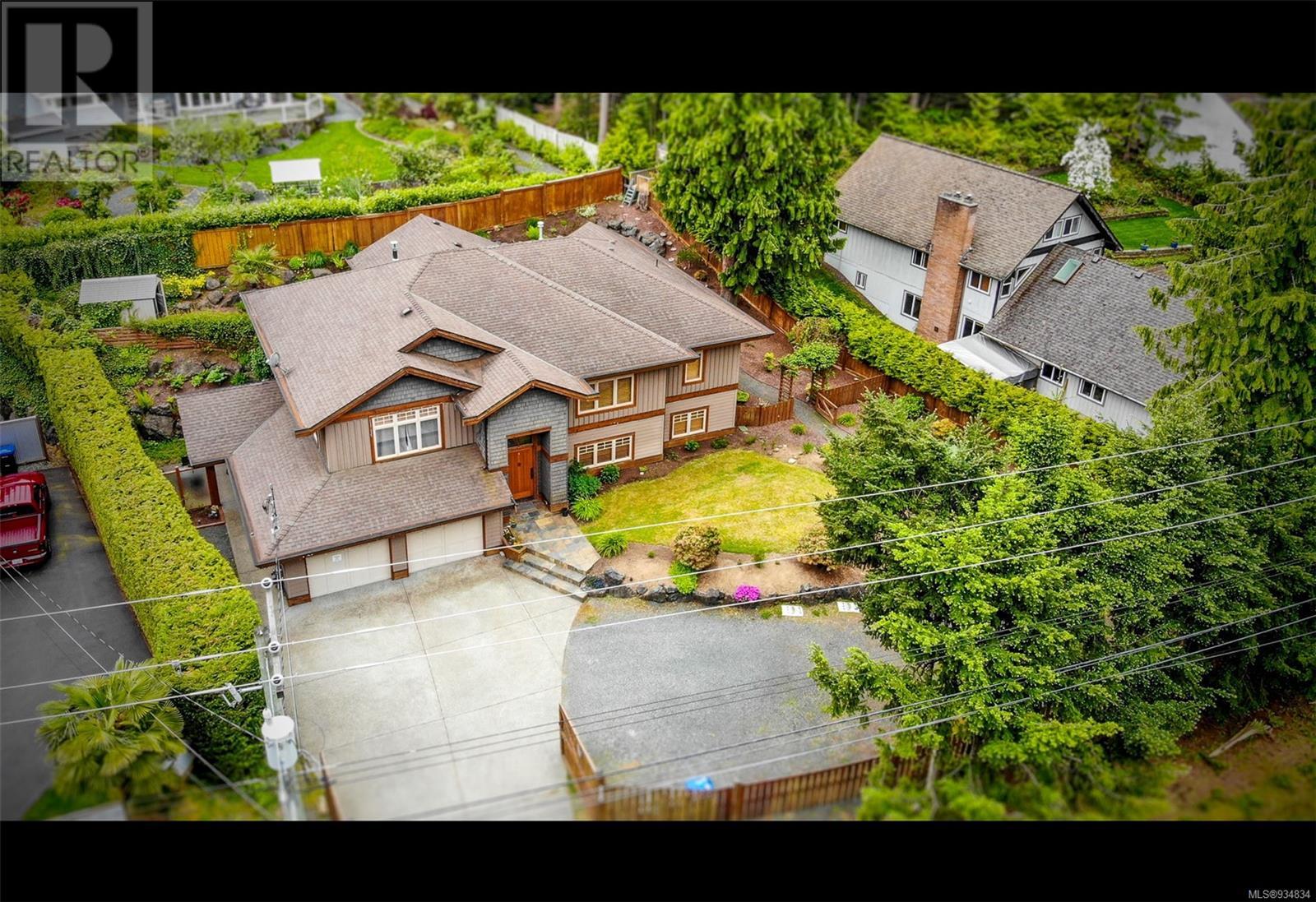 W-2386 West Island Highway, Qualicum Beach, BC, V9K 1B4
