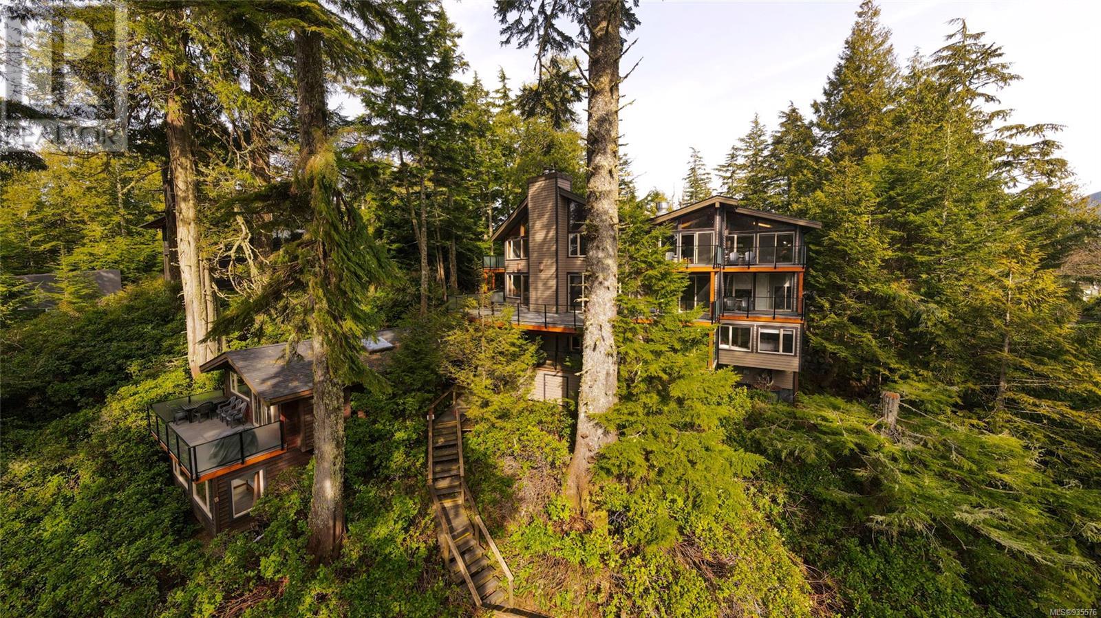 330 Reef Point Road, Ucluelet, BC, V0R 3A0