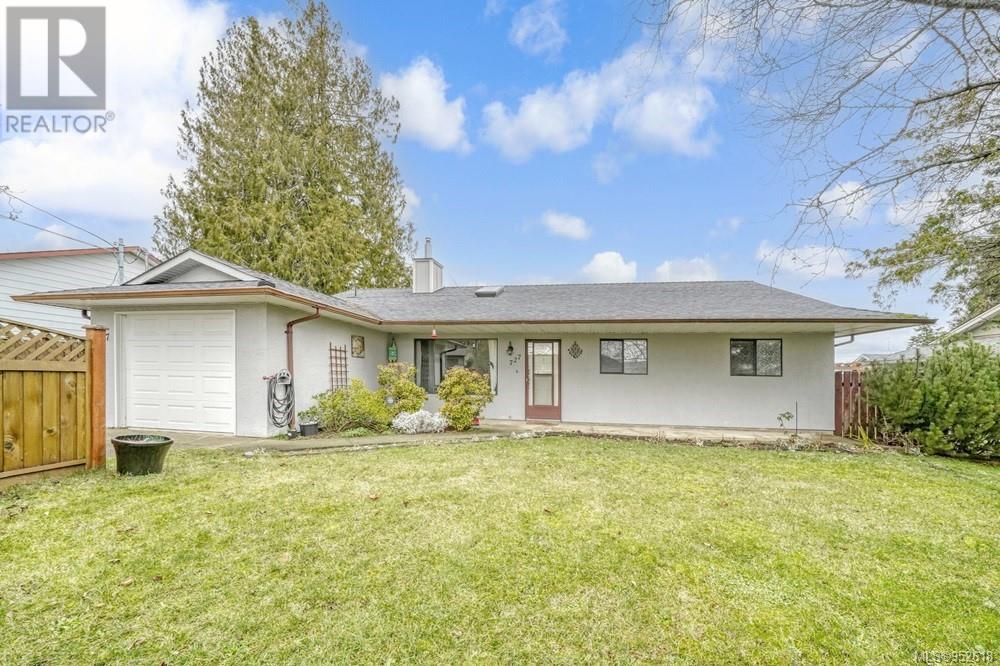 727 Newcastle Avenue, Parksville, BC, V9P 1G1