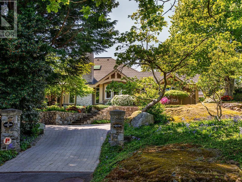 2079 Windsor Road, Oak Bay BC V8S 3C2