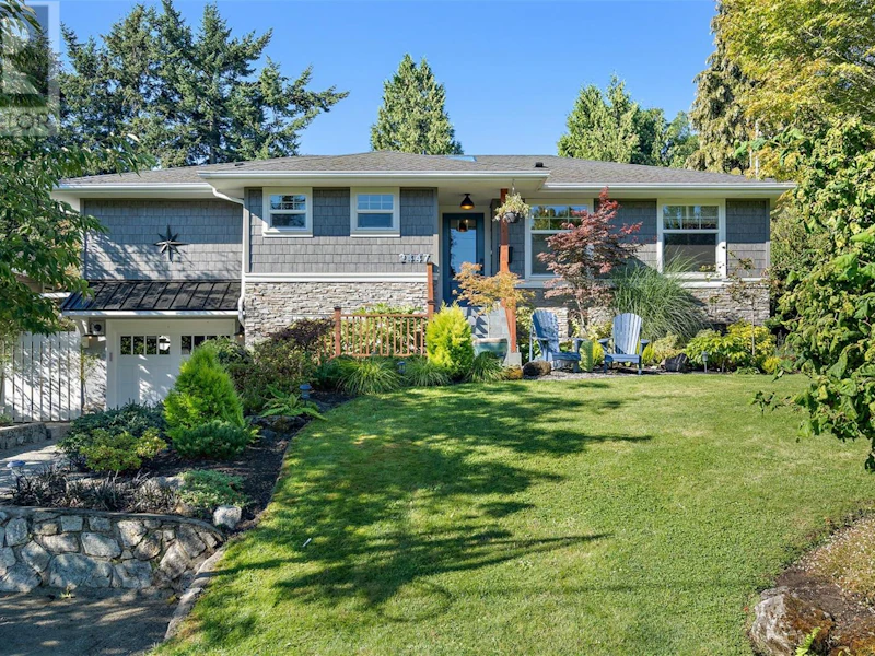 2447 Camelot Road, Saanich BC V8N 1J3