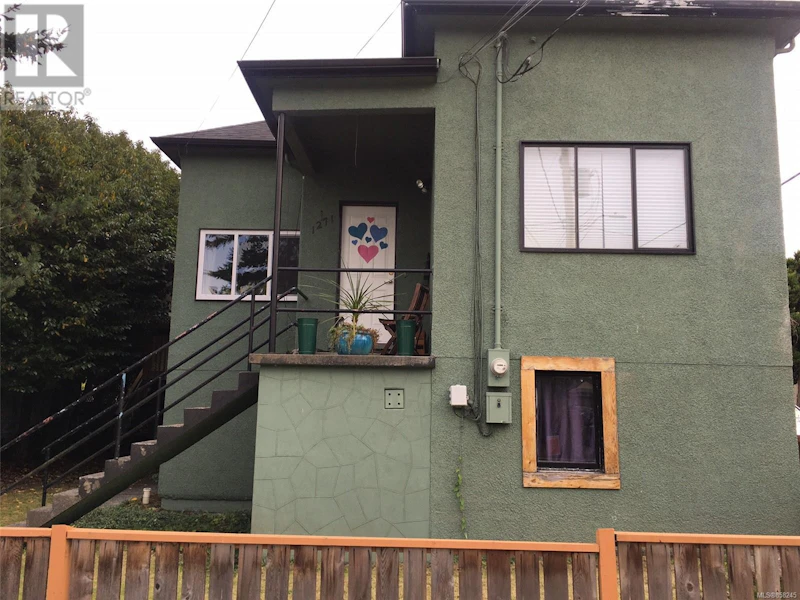 1271 Centre Road, Victoria BC V8T 1K2