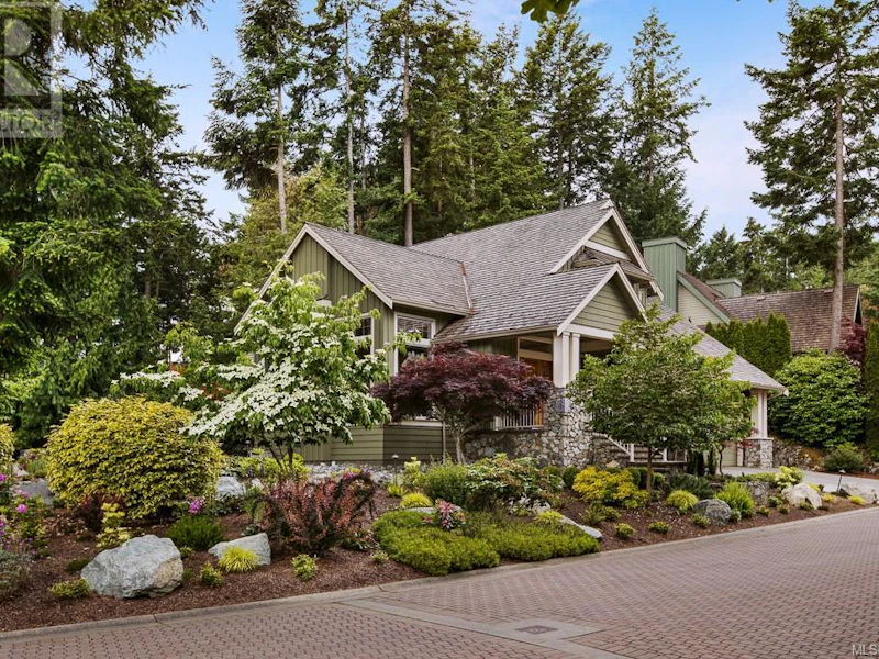 921 Mattick's Wood Lane, Saanich BC V8Y 3H6