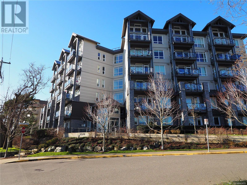 207 - 924 Esquimalt Road, Esquimalt BC V9A 3M8