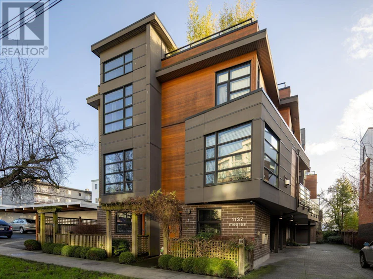 2-1137 Meares, Victoria, BC, V8V 3J9