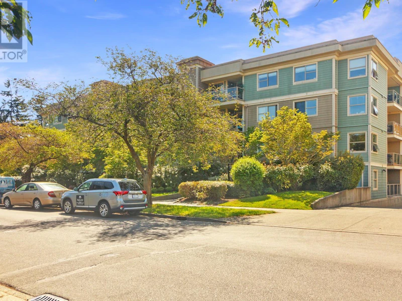 202 - 1025 Meares Street, Victoria BC V8V 3J7