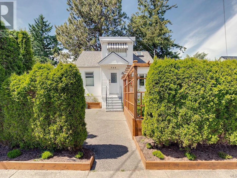 544 Paradise Street, Esquimalt BC V9A 5E2
