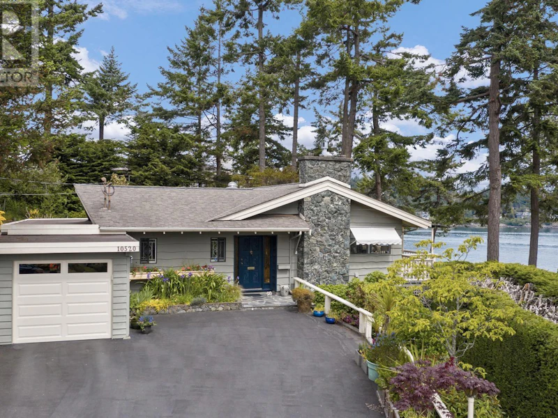 10520 Lyme Grove, Sidney BC V8L 3R2