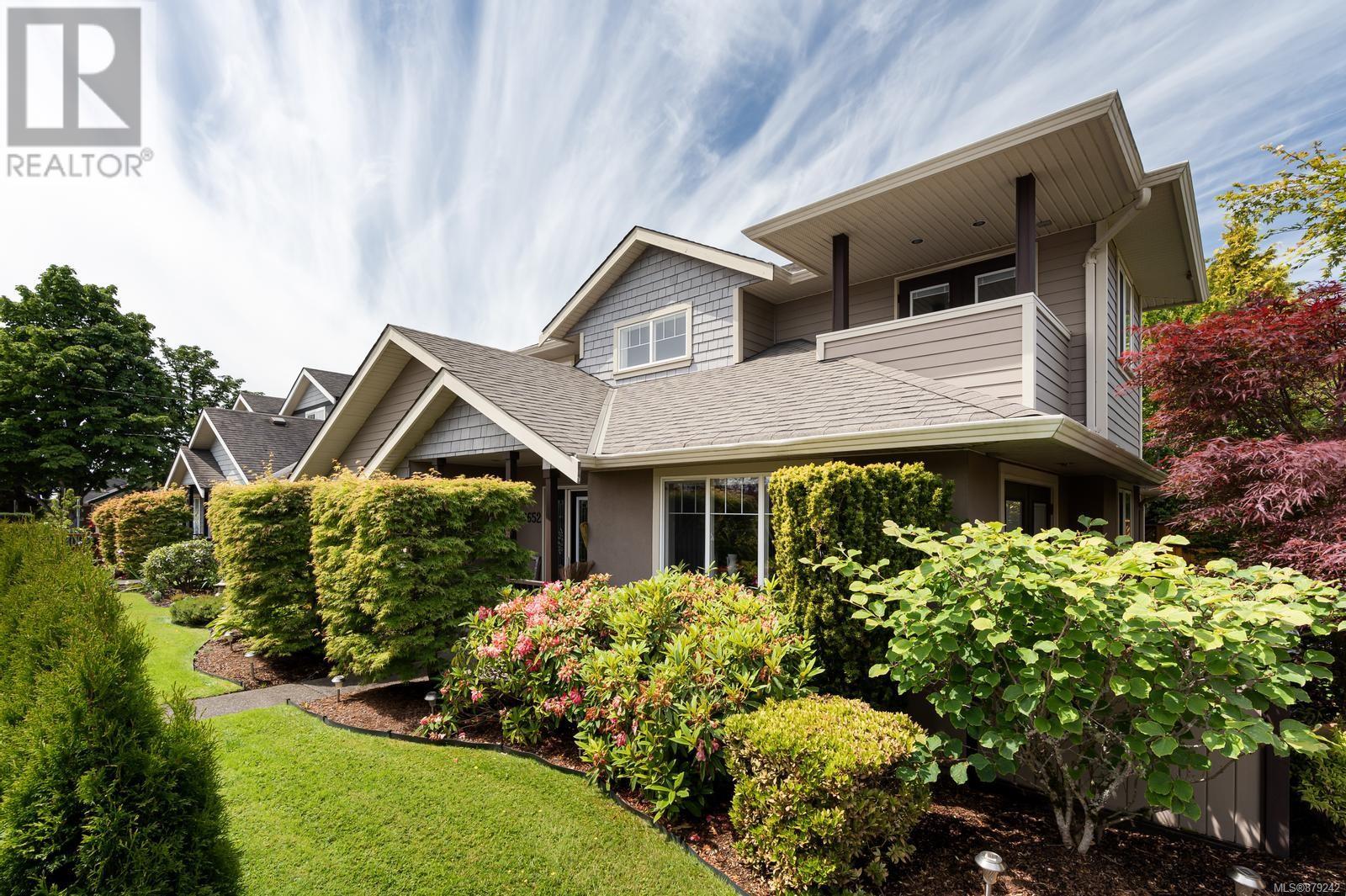 9652 Fifth Street, Sidney, BC, V8L 2W8