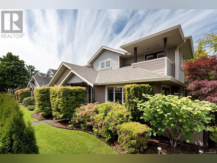 9652 Fifth Street, Sidney, BC, V8L 2W8