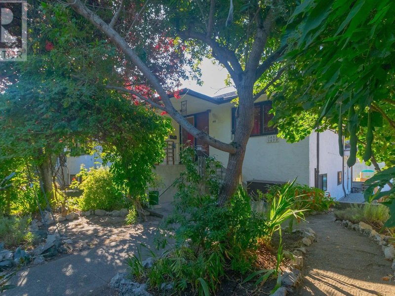 1481 Bay Street, Victoria BC V8R 2A6