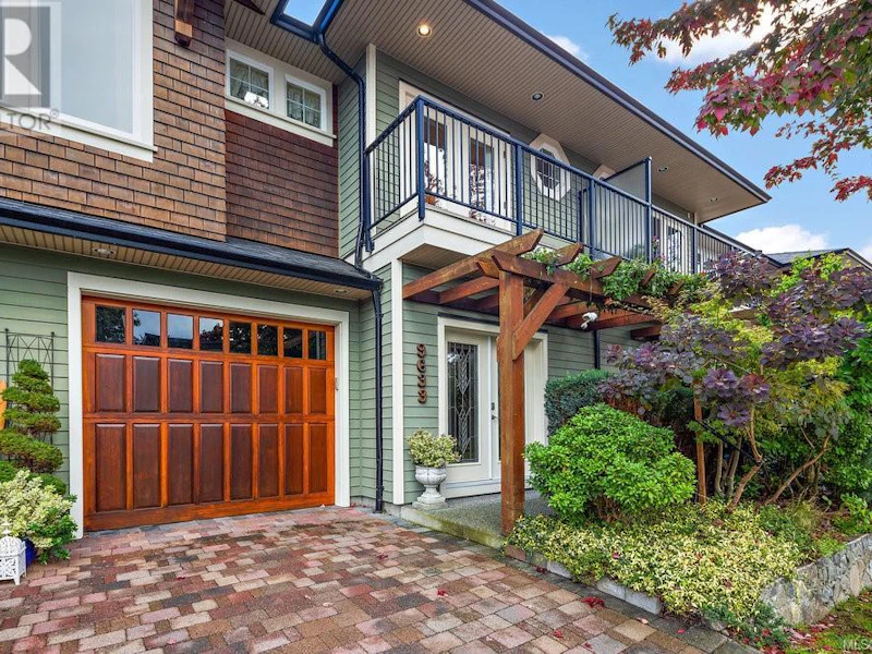 9633 Second Street, Sidney BC V8L 3C3
