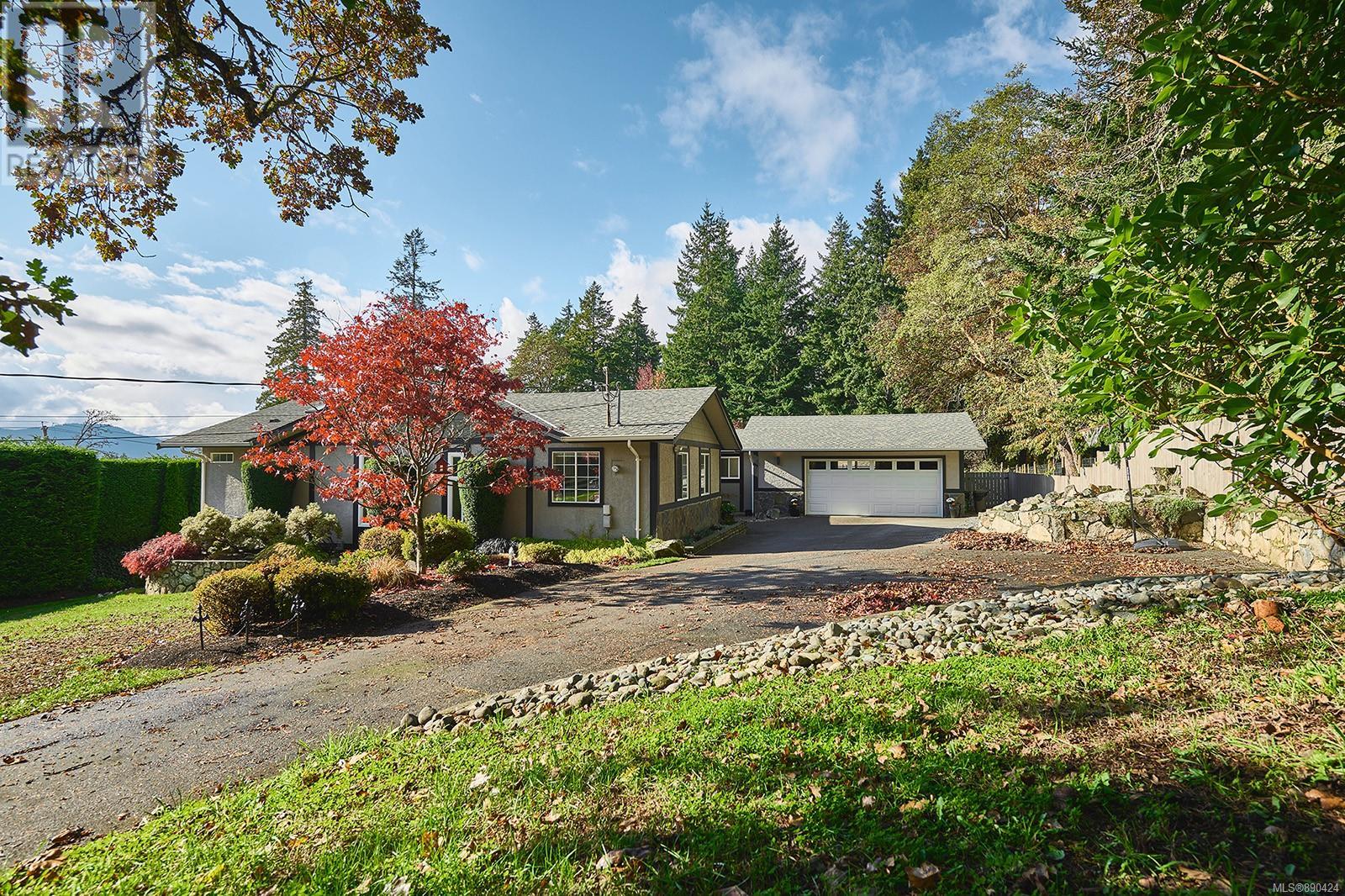 8002 Rae Leigh Place, Central Saanich, BC, V8M 1S2