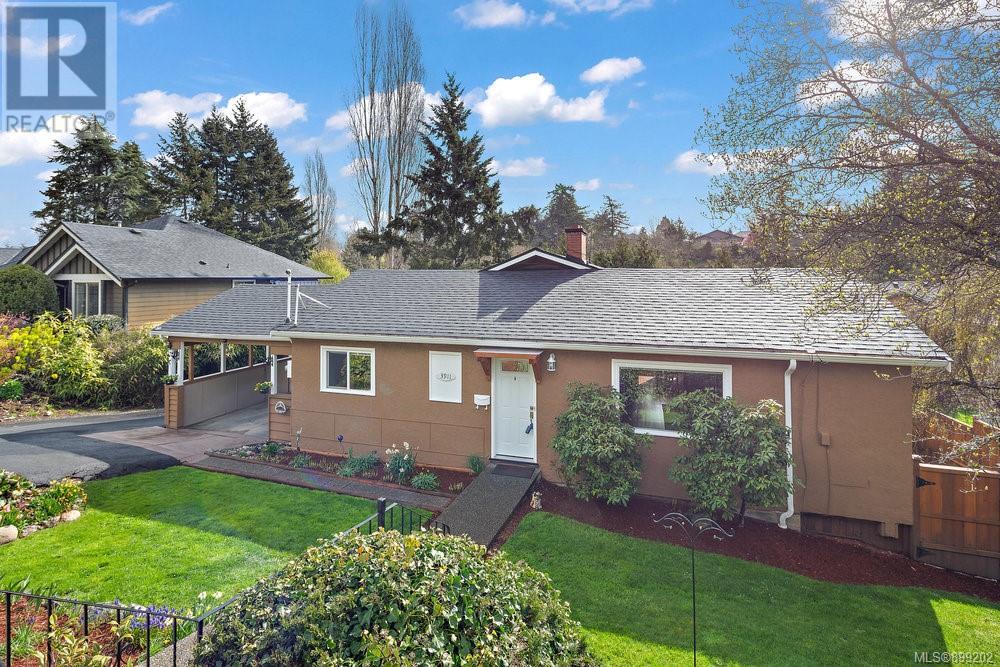 3911 Wilkinson Road, Saanich, BC, V8Z 5A3