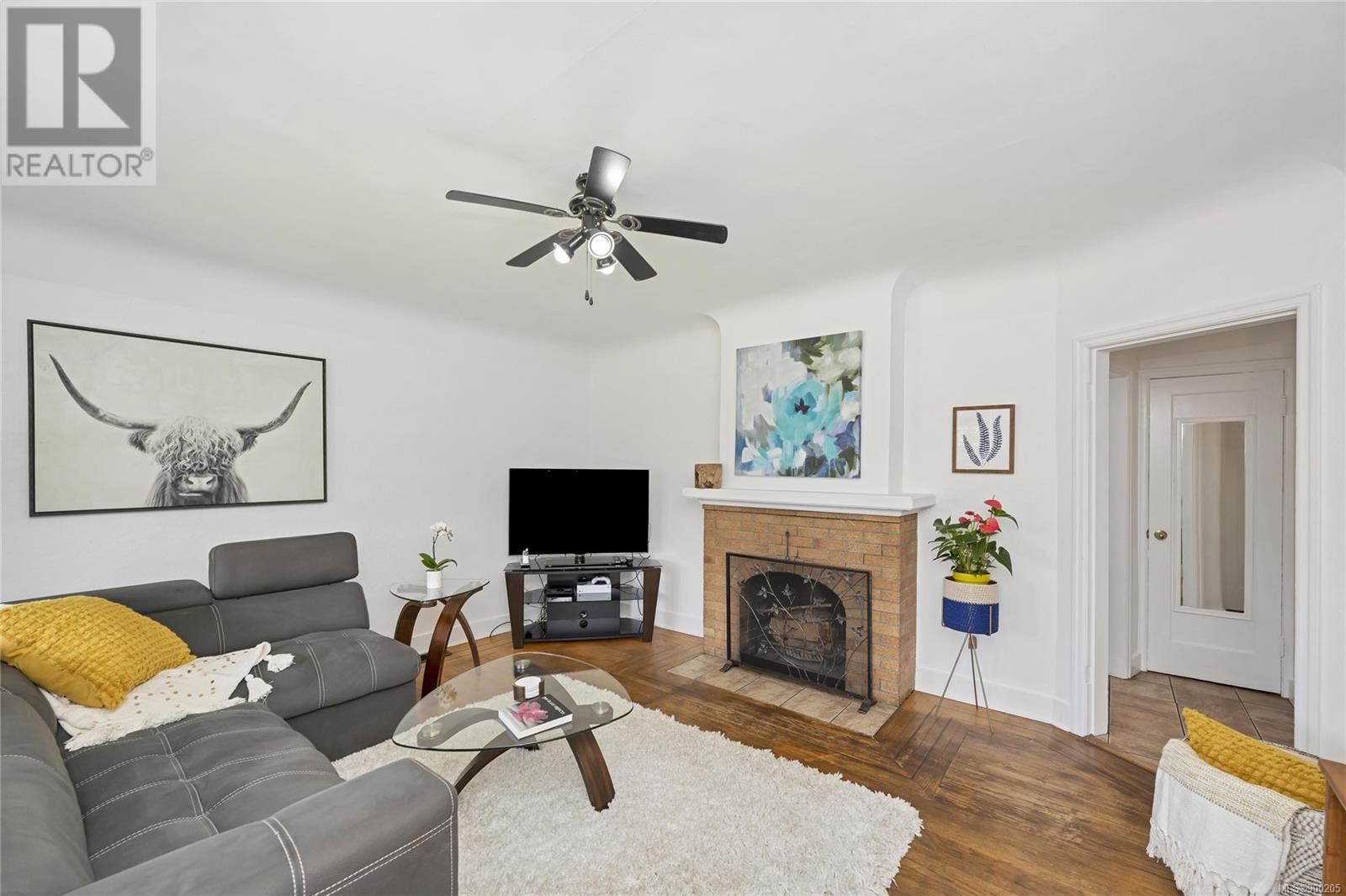 2855 Admirals Road, Saanich, BC, V9A 2R4
