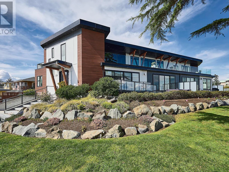 201 - 9600 Second Street, Sidney BC