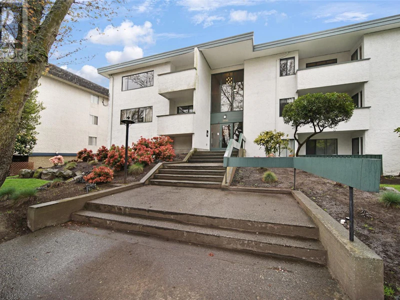 207 - 3880 Shelbourne Street, Saanich BC V8P 4H7