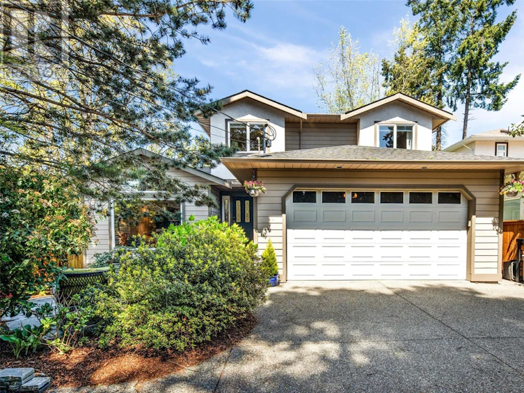 1026 Parkway Drive, Central Saanich, BC, V8M 1C8