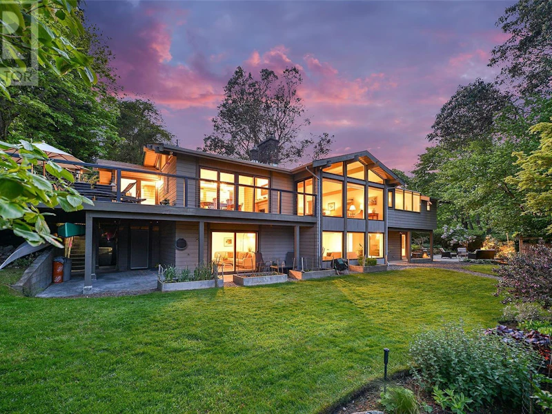 2216 Arbutus Road, Saanich BC V8N 1V3