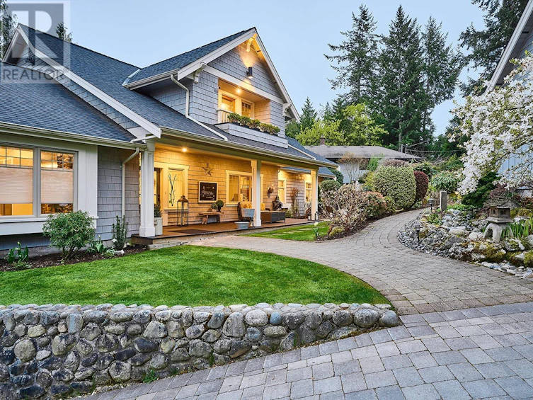 1690 Lands End Road, North Saanich, BC, V8L 5L5