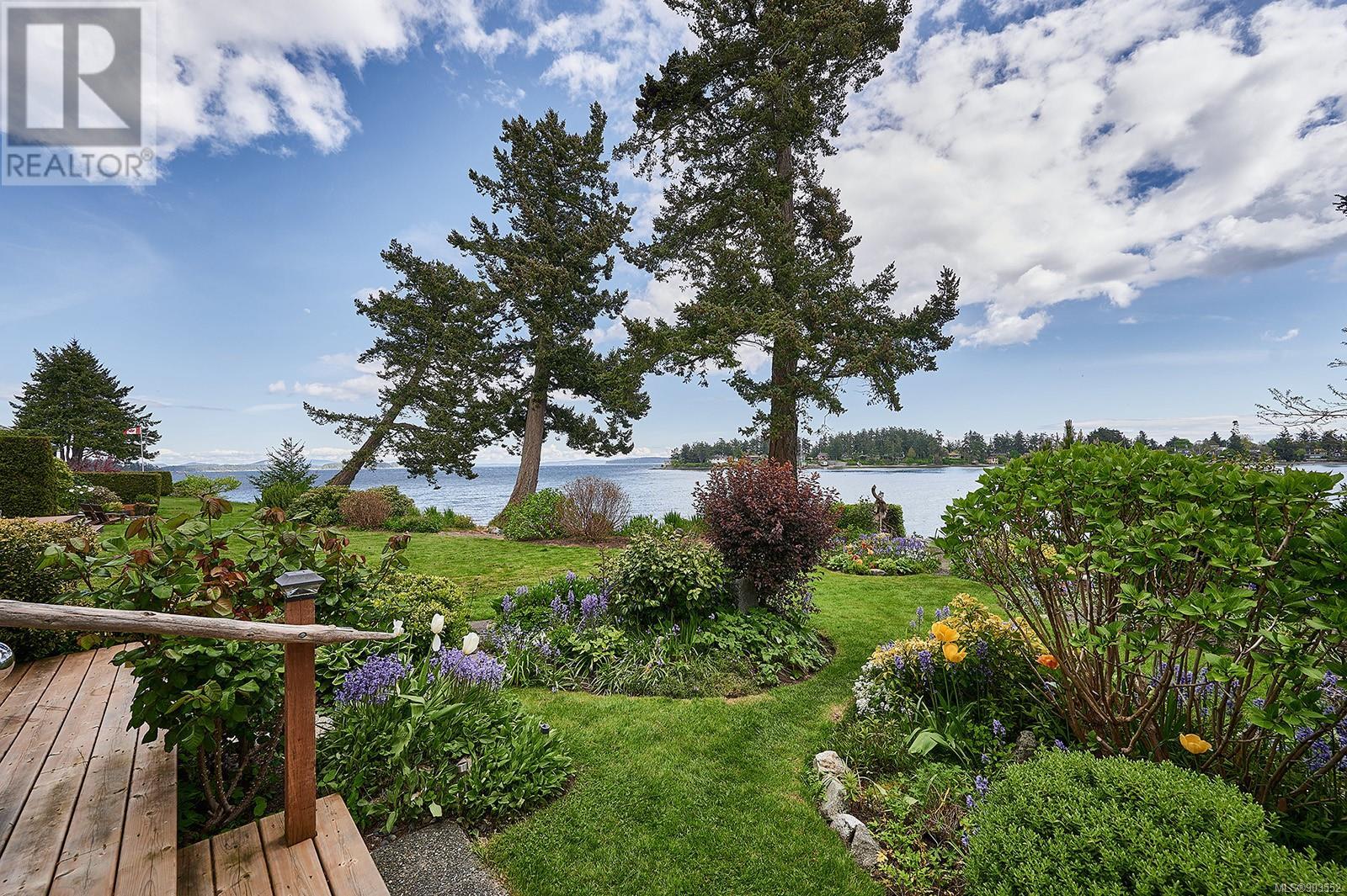 10469 Allbay Road, Sidney, BC, V8L 2P2