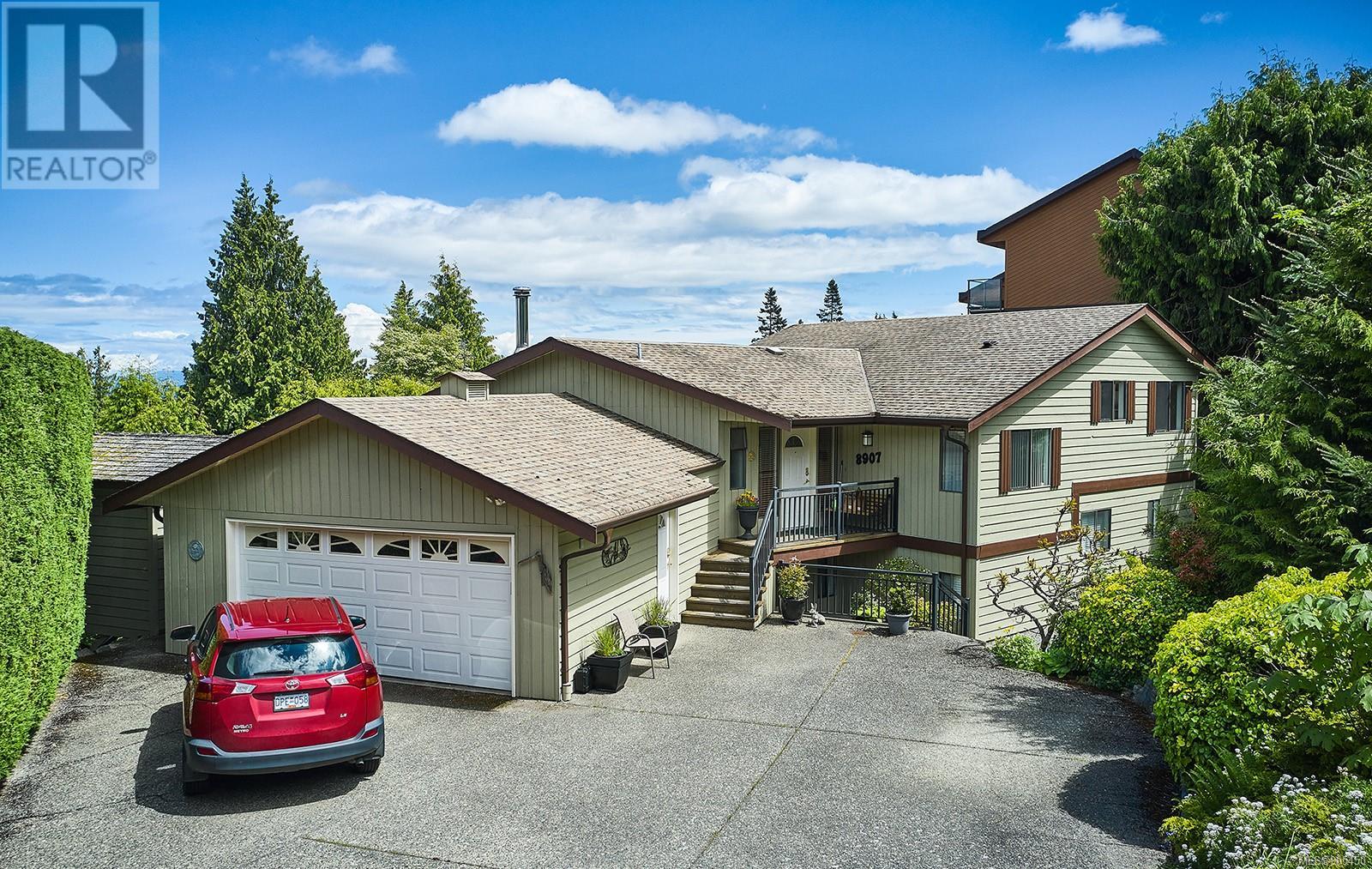 8907 Forest Park Drive, North Saanich, BC, V8L 4E8