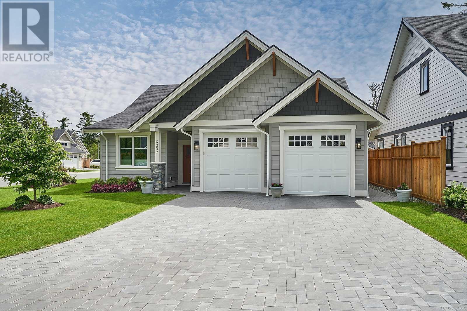 9257 Bakerview Close, North Saanich, BC, V8L 0C9