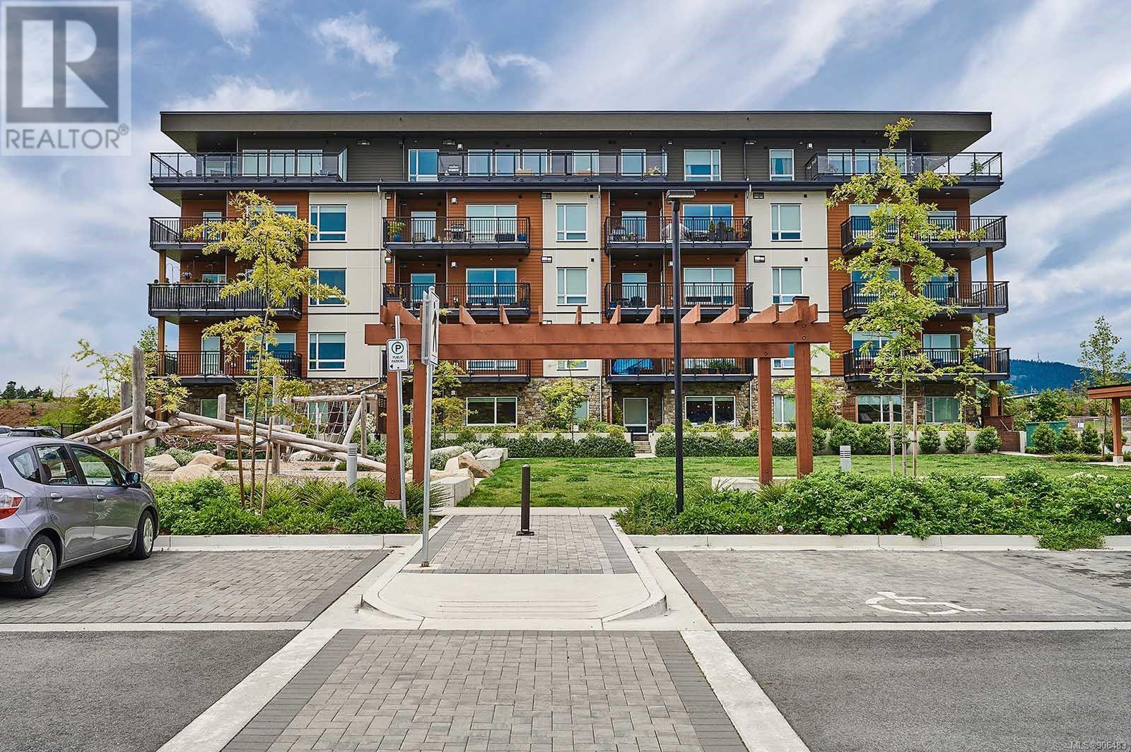 203-2500 Hackett Crescent, Central Saanich, BC, V8M 2B9
