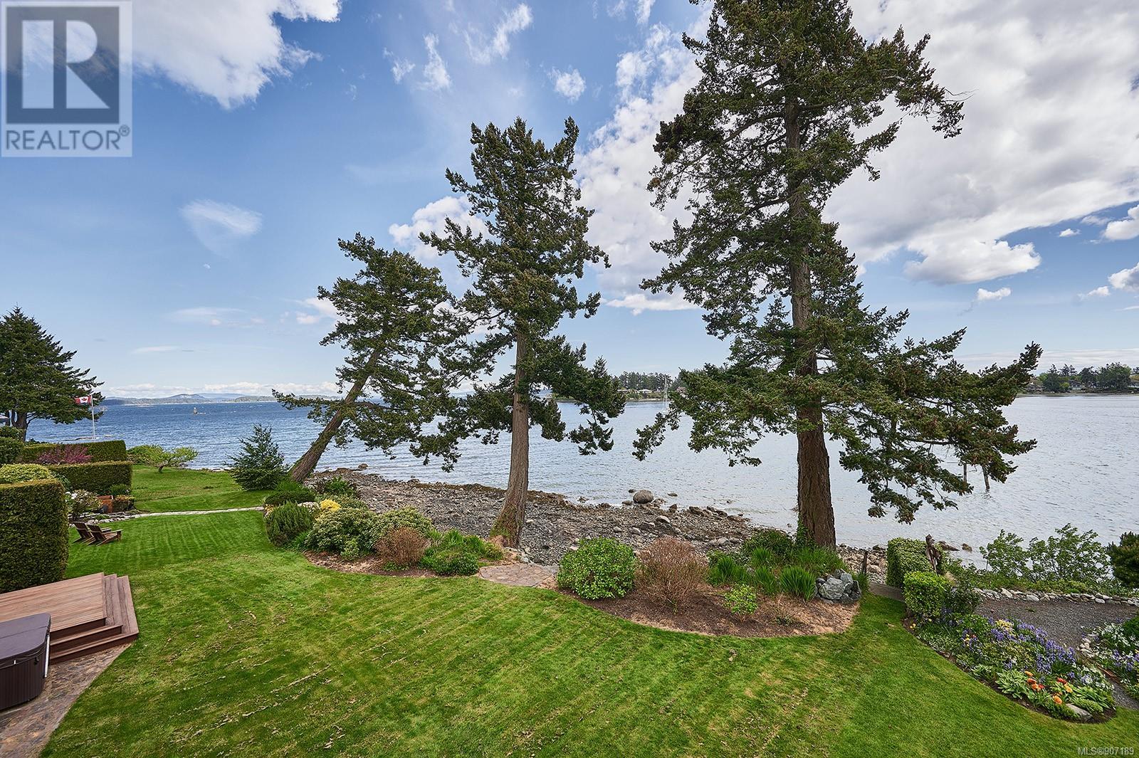 10469 Allbay Road, Sidney, BC, V8L 2P2