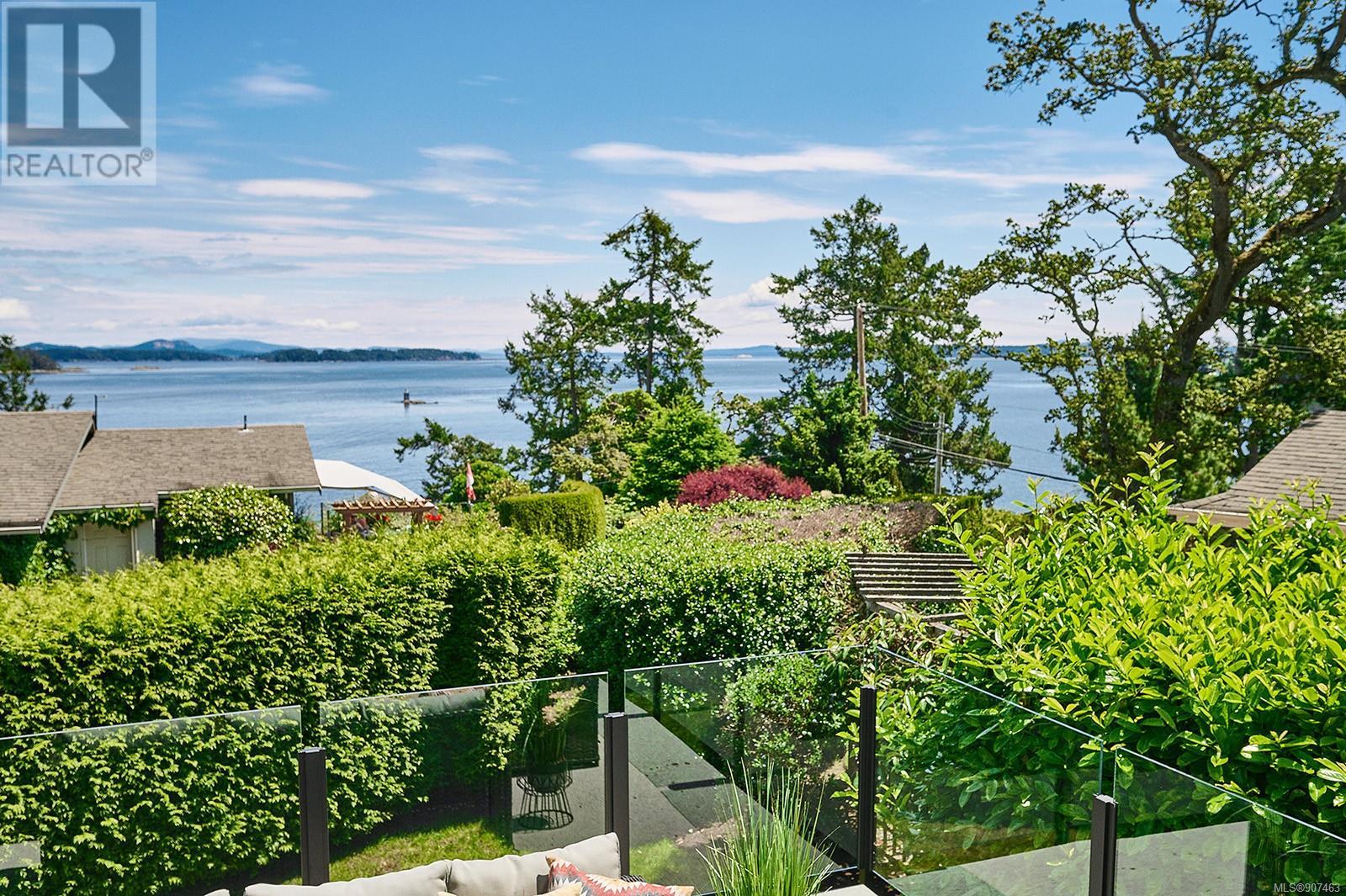 10498 Jocelyn Place, Sidney, BC, V8L 2P5