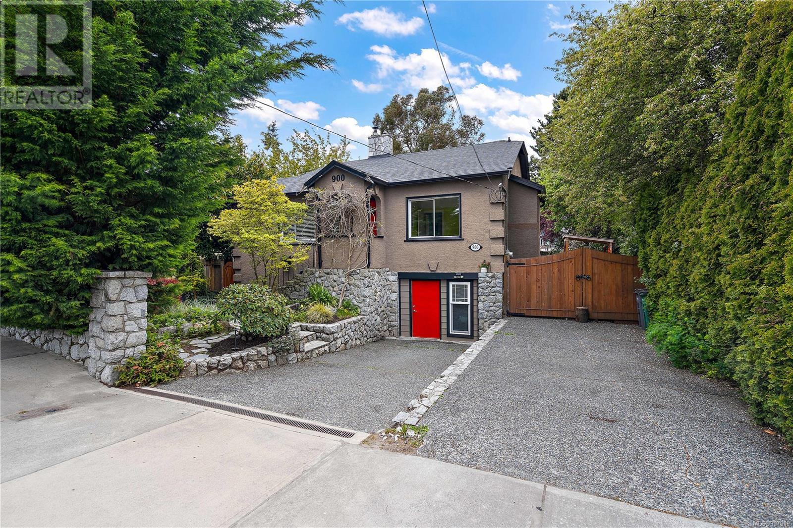 900 Tattersall Drive, Saanich, BC, V8X 2W9