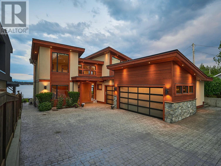 8521 Lochside Drive, North Saanich, BC, V8L 1M5