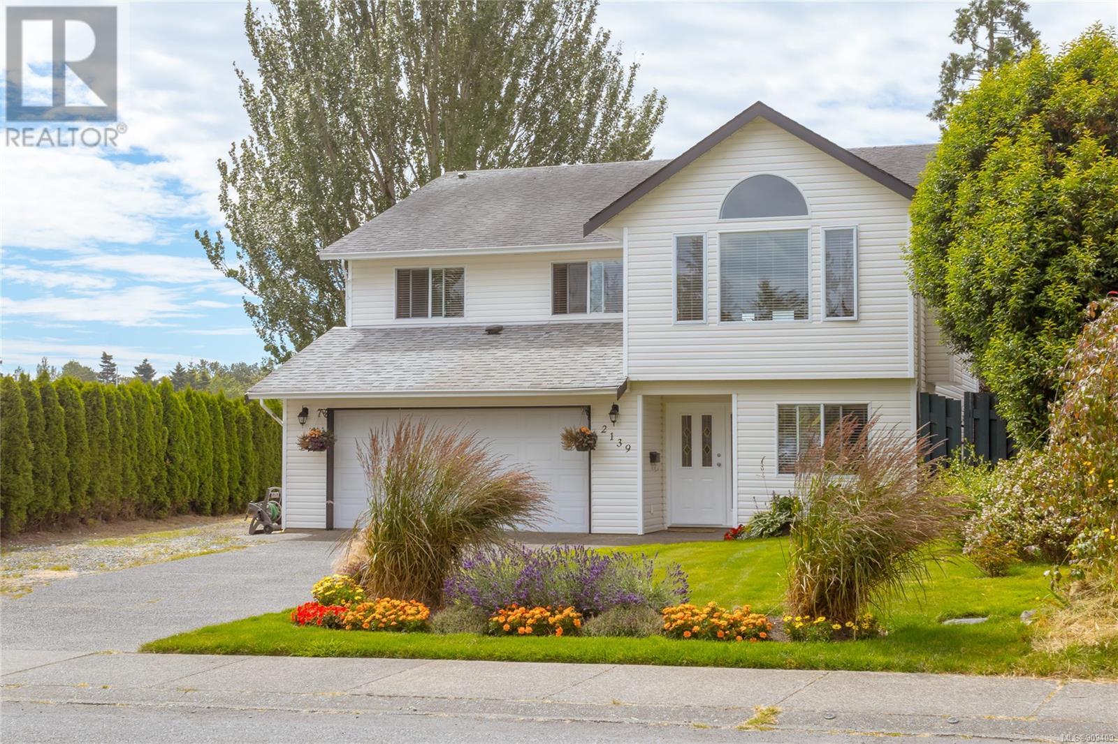 2139 Lannon Way, Sidney, BC, V8L 3Z1
