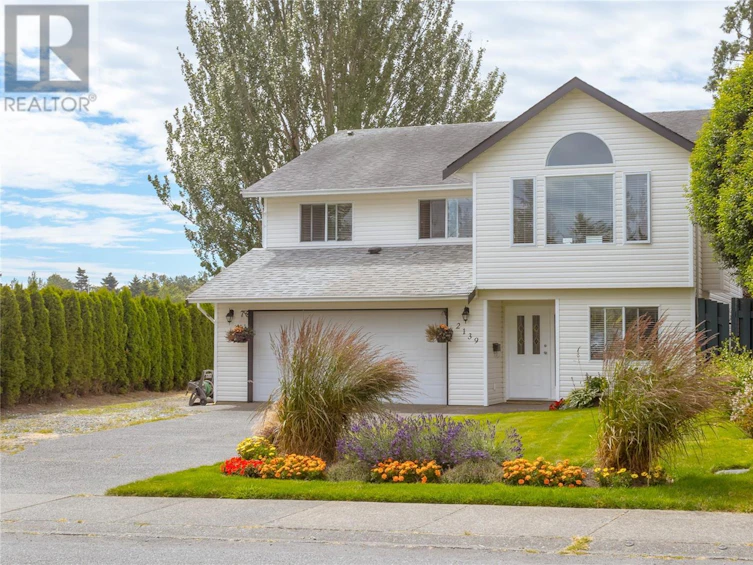 2139 Lannon Way, Sidney, BC, V8L 3Z1
