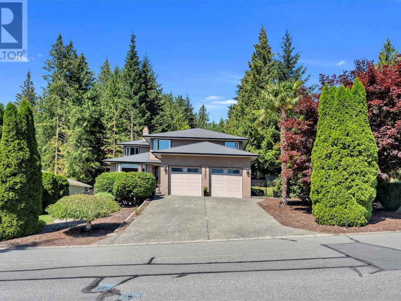 8567 Kingcome Crescent, North Saanich BC V8L 5B8